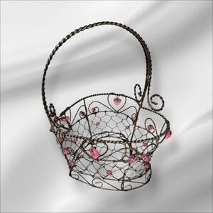 🧺 Fairycore‎ Pink Heart Wire Basket